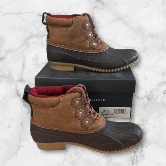 Tommy Hilfiger ROMOLAN boots. Size 6 NWT - Picture 1 of 10